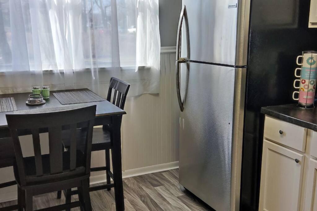Perfect Combo Of Charm & Comfort- 2Bedroom Home Noblesville Zewnętrze zdjęcie